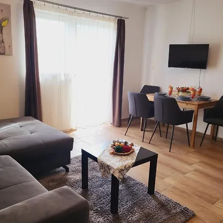 아파트 Oliver Apartmanhaz