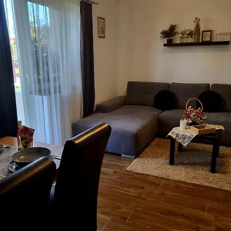 아파트 Oliver Apartmanhaz *